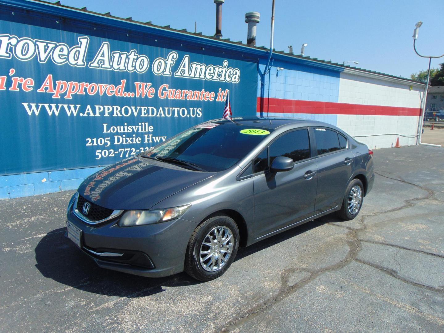 2013 Gray Honda Civic (19XFB2F52DE) with an 4-Cyl i-VTEC 1.8 Liter engine, Automatic, 5-Spd transmission, located at 2105 Dixie Hwy, Louisville, KY, 40210, (502) 772-3333, 38.220932, -85.795441 - Photo#1