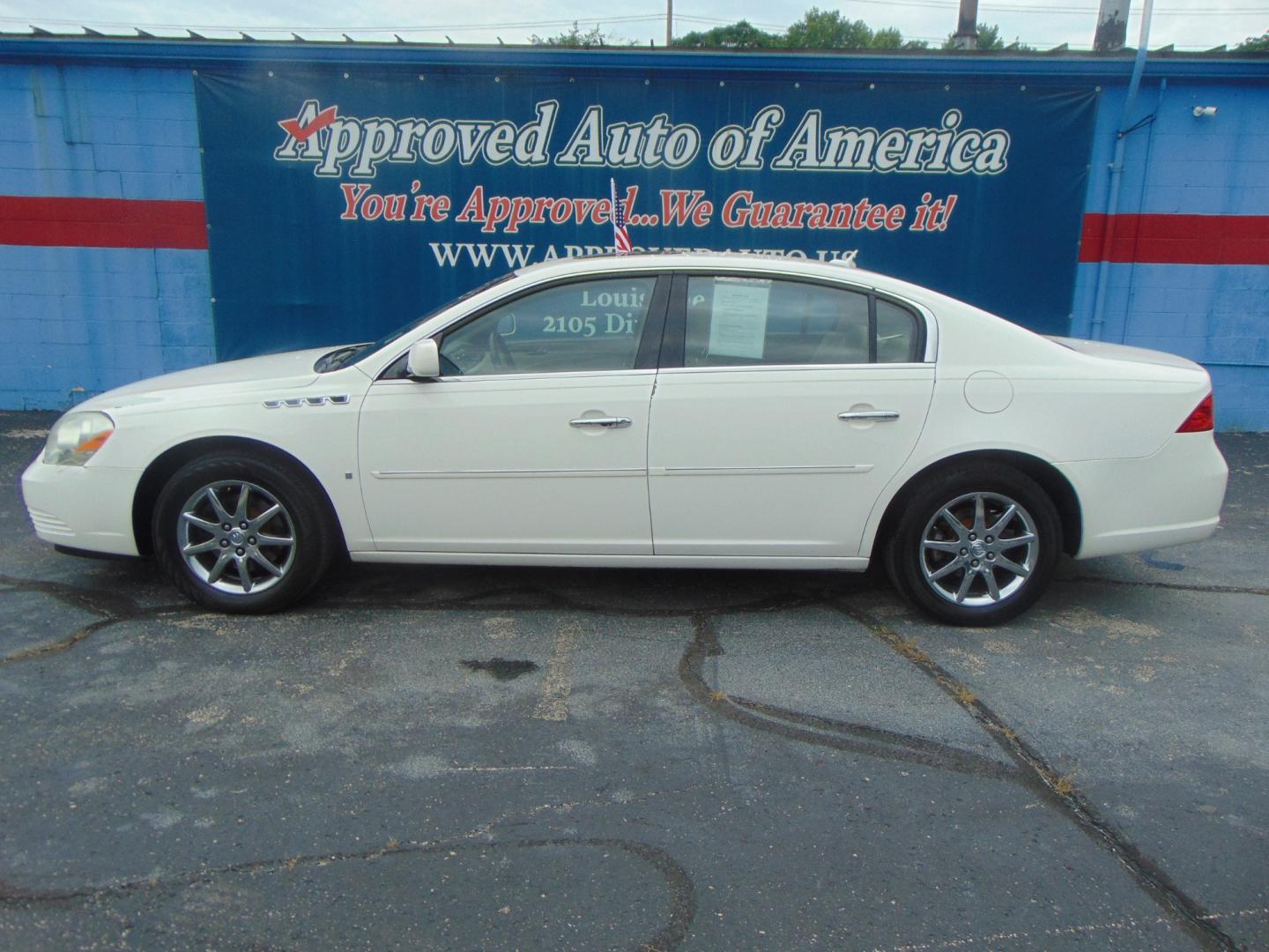 2007 White Buick Lucerne (1G4HR57Y57U) with an V6 3.8 Liter engine, Automatic transmission, located at 2105 Dixie Hwy, Louisville, KY, 40210, (502) 772-3333, 38.220932, -85.795441 - Photo#0