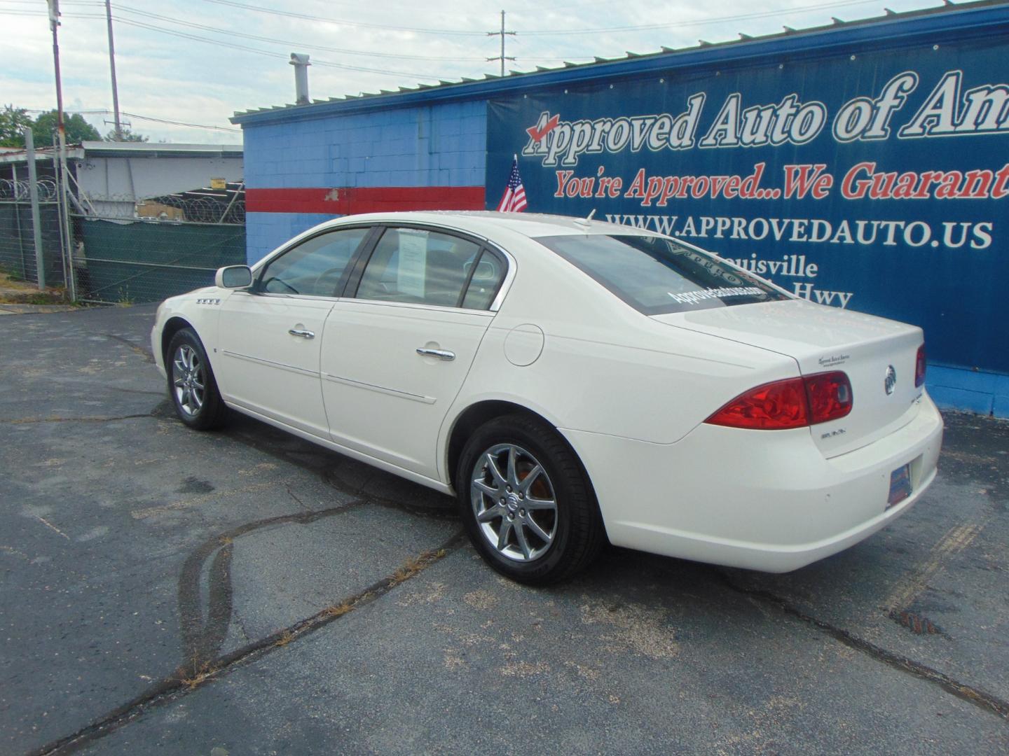 2007 White Buick Lucerne (1G4HR57Y57U) with an V6 3.8 Liter engine, Automatic transmission, located at 2105 Dixie Hwy, Louisville, KY, 40210, (502) 772-3333, 38.220932, -85.795441 - Photo#6