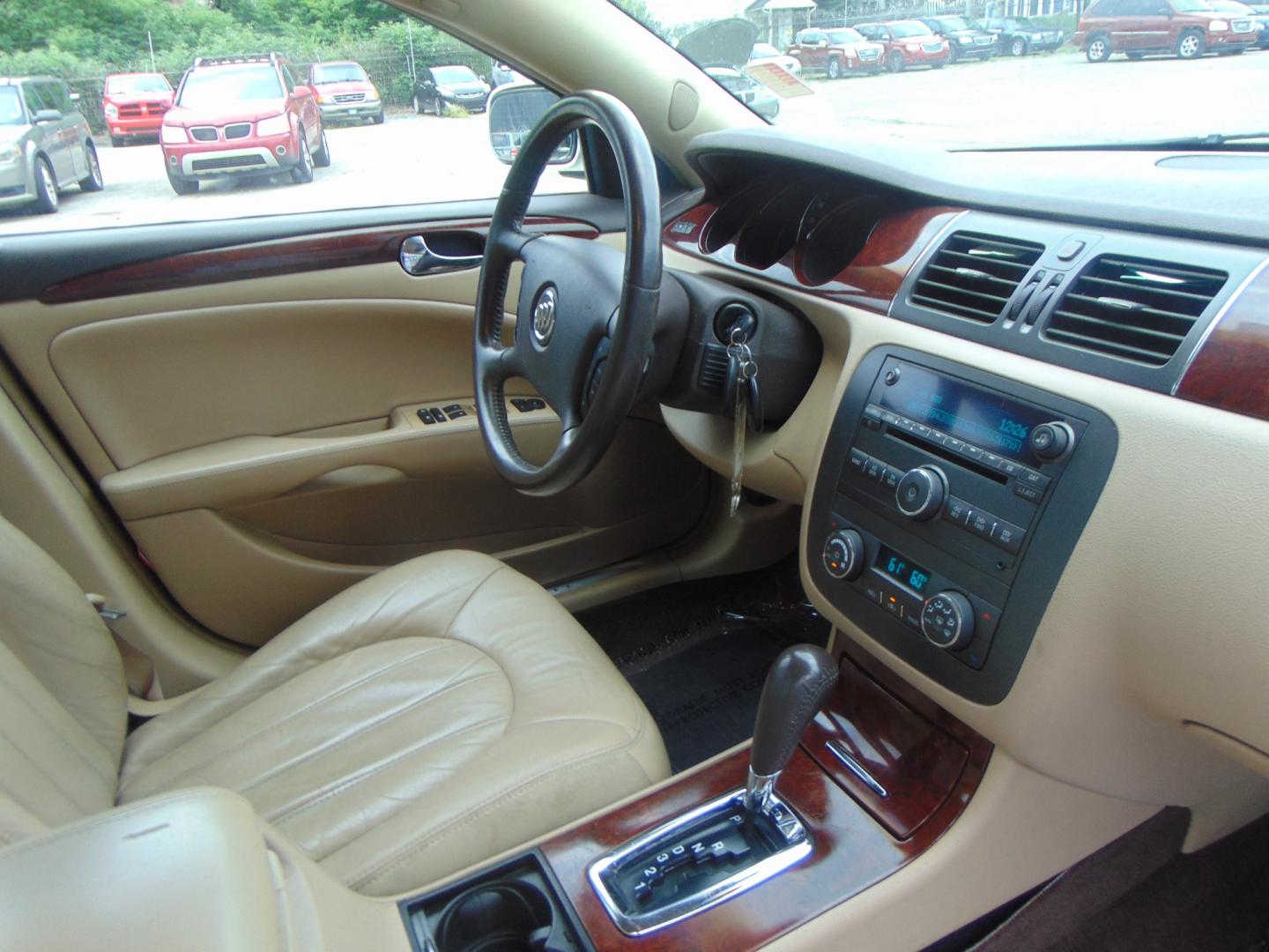 2007 White Buick Lucerne (1G4HR57Y57U) with an V6 3.8 Liter engine, Automatic transmission, located at 2105 Dixie Hwy, Louisville, KY, 40210, (502) 772-3333, 38.220932, -85.795441 - Photo#7