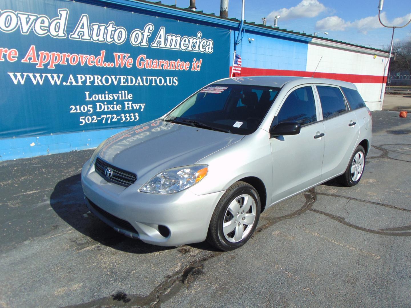 2007 Silver Toyota Matrix (2T1KR32E67C) with an 4-Cyl 1.8 Liter engine, Automatic transmission, located at 2105 Dixie Hwy, Louisville, KY, 40210, (502) 772-3333, 38.220932, -85.795441 - Photo#1