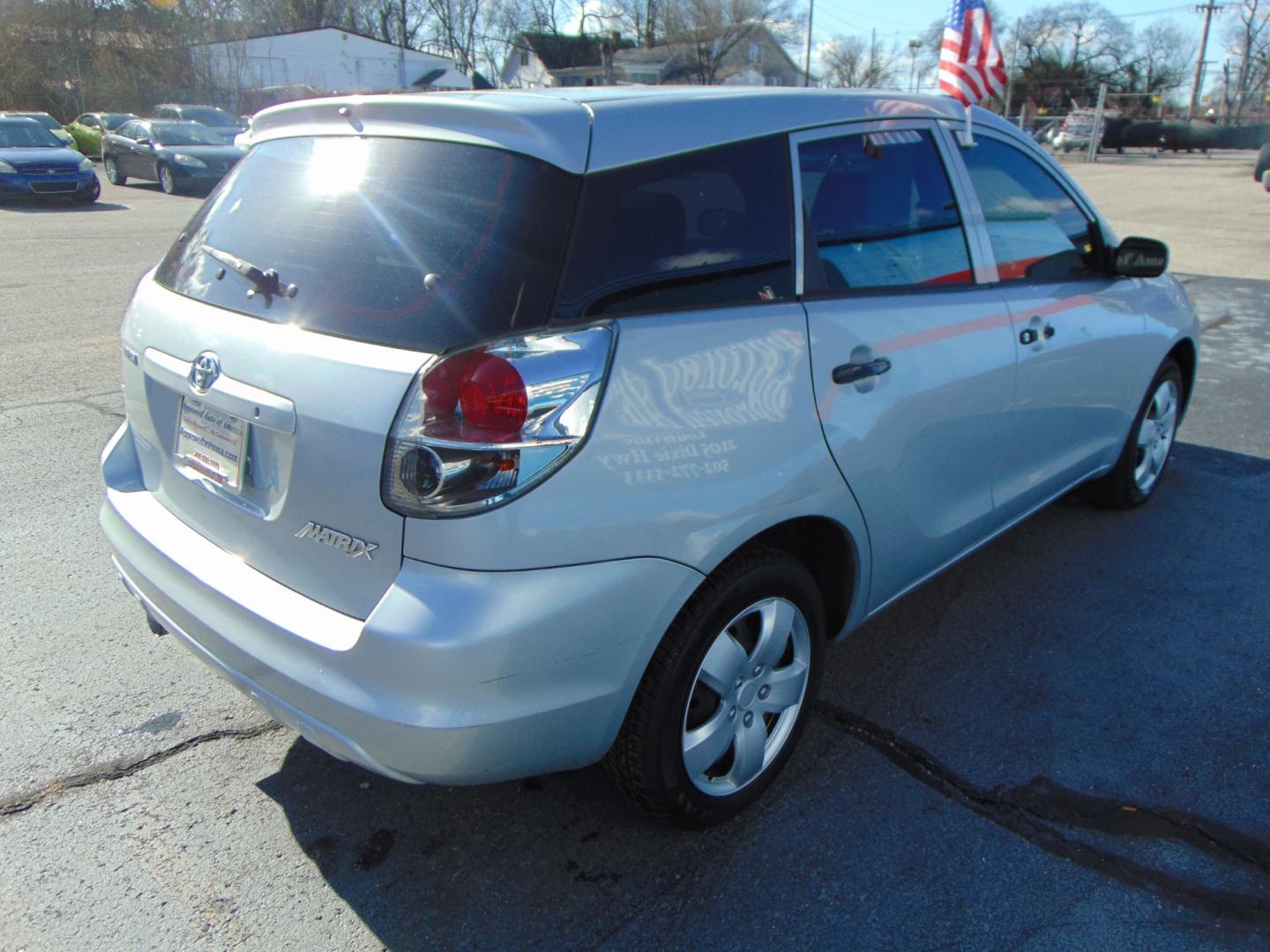 2007 Silver Toyota Matrix (2T1KR32E67C) with an 4-Cyl 1.8 Liter engine, Automatic transmission, located at 2105 Dixie Hwy, Louisville, KY, 40210, (502) 772-3333, 38.220932, -85.795441 - Photo#6