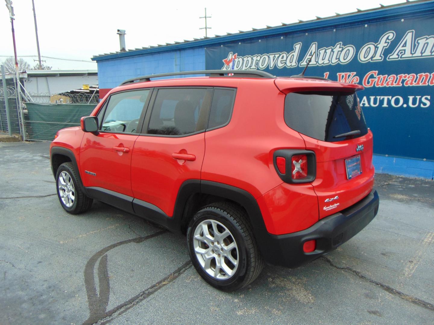 2015 Red JEEP RENEGADE (ZACCJBBT0FP) , located at 2105 Dixie Hwy, Louisville, KY, 40210, (502) 772-3333, 38.220932, -85.795441 - Photo#8