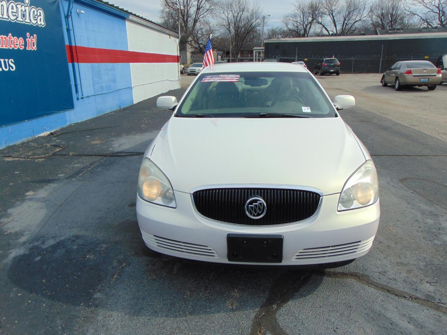 2006 Buick Lucerne (1G4HD57266U) with an V6 3.8 Liter engine, Automatic transmission, located at 2105 Dixie Hwy, Louisville, KY, 40210, (502) 772-3333, 38.220932, -85.795441 - Photo#2