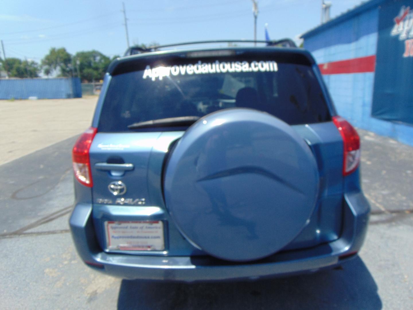 2008 Blue Toyota RAV4 (JTMZD33V386) with an 4-Cyl 2.4 Liter engine, Automatic, 4-Spd transmission, located at 2105 Dixie Hwy, Louisville, KY, 40210, (502) 772-3333, 38.220932, -85.795441 - We're Kentuckiana's Number 1 Buy Here Pay Here and 2nd chance finance dealership! Conveniently located in central Louisville, Kentucky and right across the Ohio river from Southern Indiana we strive to provide clean dependable used cars, trucks, vans and SUV’s with affordable down payments and pay - Photo#27