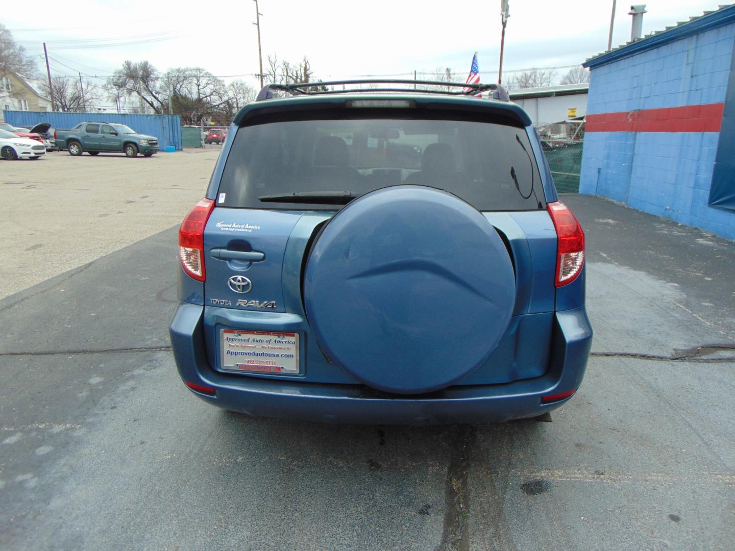 2008 Blue Toyota RAV4 (JTMZD33V386) with an 4-Cyl 2.4 Liter engine, Automatic, 4-Spd transmission, located at 2105 Dixie Hwy, Louisville, KY, 40210, (502) 772-3333, 38.220932, -85.795441 - We're Kentuckiana's Number 1 Buy Here Pay Here and 2nd chance finance dealership! Conveniently located in central Louisville, Kentucky and right across the Ohio river from Southern Indiana we strive to provide clean dependable used cars, trucks, vans and SUV’s with affordable down payments and pay - Photo#7