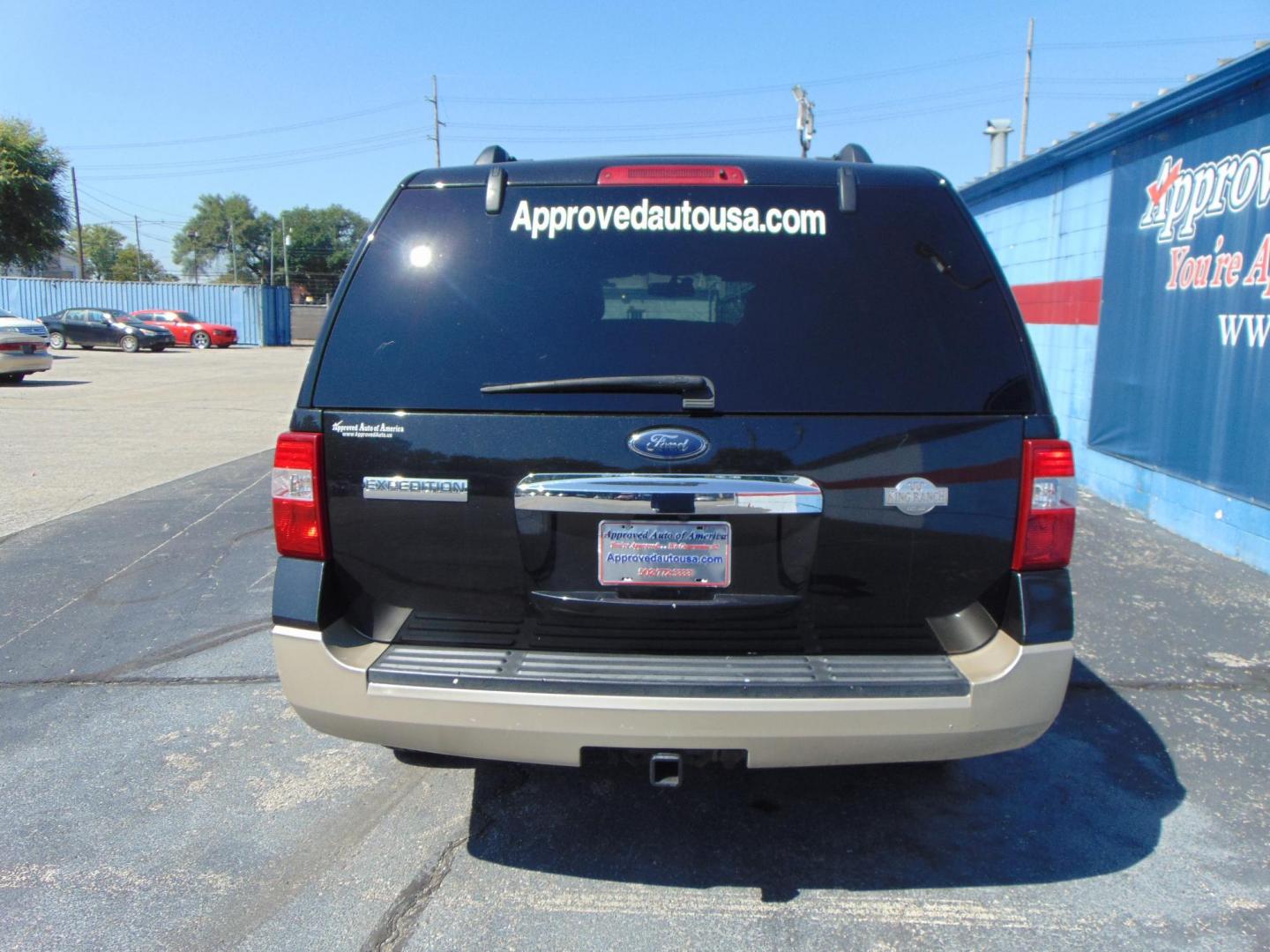 2010 Black Ford Expedition (1FMJU1J51AE) with an V8 Flex Fuel 5.4 Liter engine, Automatic, 6-Spd w/Overdrive transmission, located at 2105 Dixie Hwy, Louisville, KY, 40210, (502) 772-3333, 38.220932, -85.795441 - Photo#5