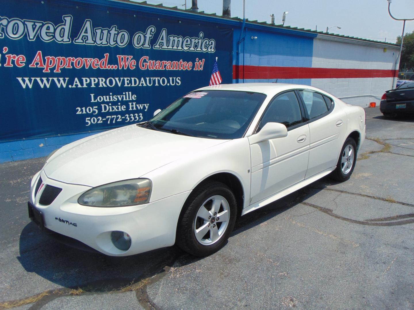 2006 White Pontiac Grand Prix (2G2WP552061) with an V6 3.8 Liter engine, Automatic transmission, located at 2105 Dixie Hwy, Louisville, KY, 40210, (502) 772-3333, 38.220932, -85.795441 - Unable to interpret response, please check raw response - Photo#1