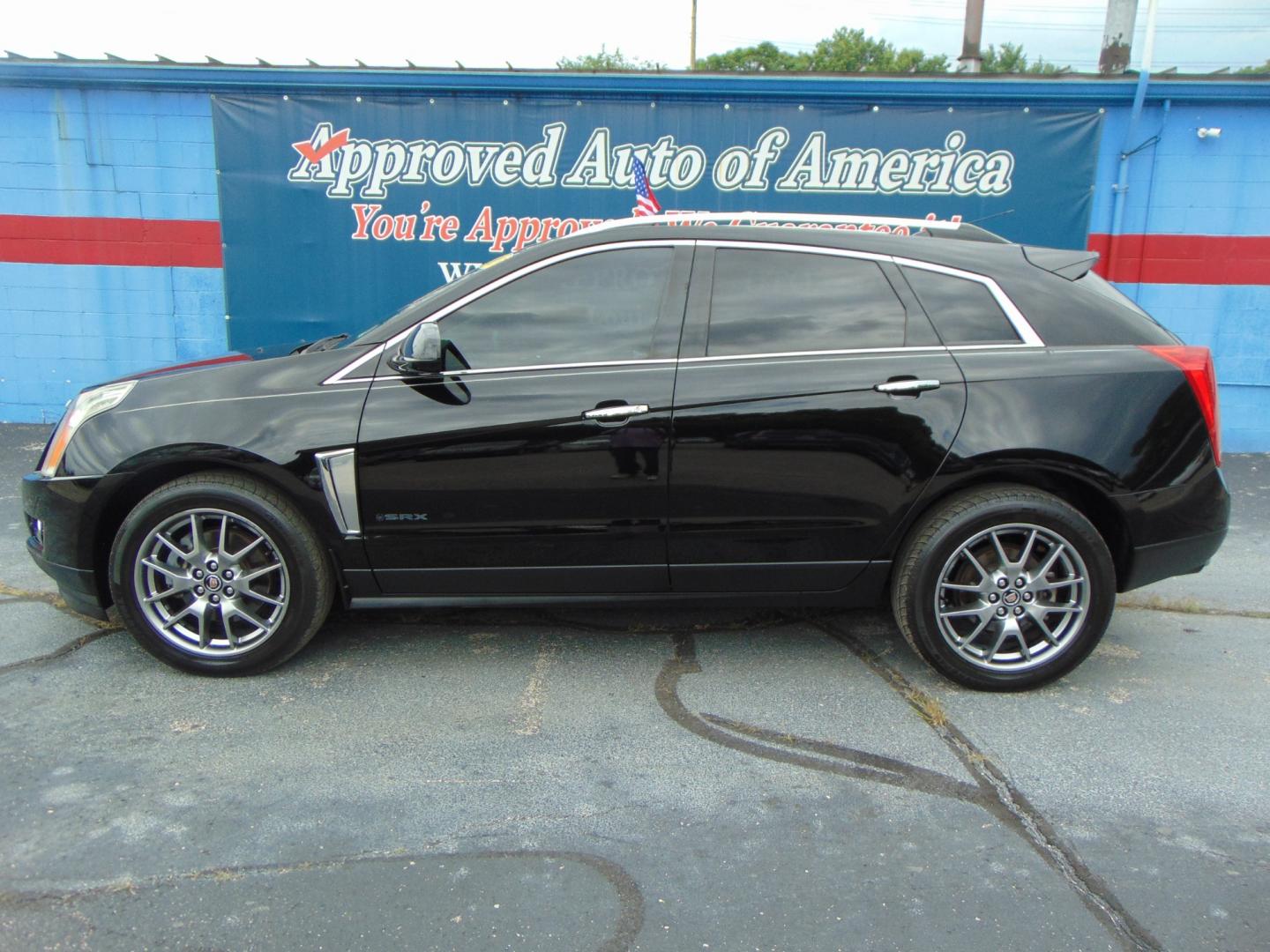 2015 Black Cadillac SRX (3GYFNFE34FS) with an V6 3.6 Liter engine, Automatic, 6-Spd w/Overdrive and TAPshift transmission, located at 2105 Dixie Hwy, Louisville, KY, 40210, (502) 772-3333, 38.220932, -85.795441 - Unable to interpret response, please check raw response - Photo#0