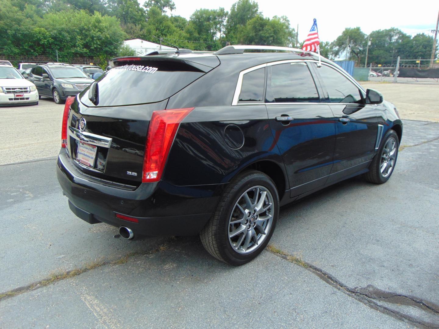 2015 Black Cadillac SRX (3GYFNFE34FS) with an V6 3.6 Liter engine, Automatic, 6-Spd w/Overdrive and TAPshift transmission, located at 2105 Dixie Hwy, Louisville, KY, 40210, (502) 772-3333, 38.220932, -85.795441 - Unable to interpret response, please check raw response - Photo#13