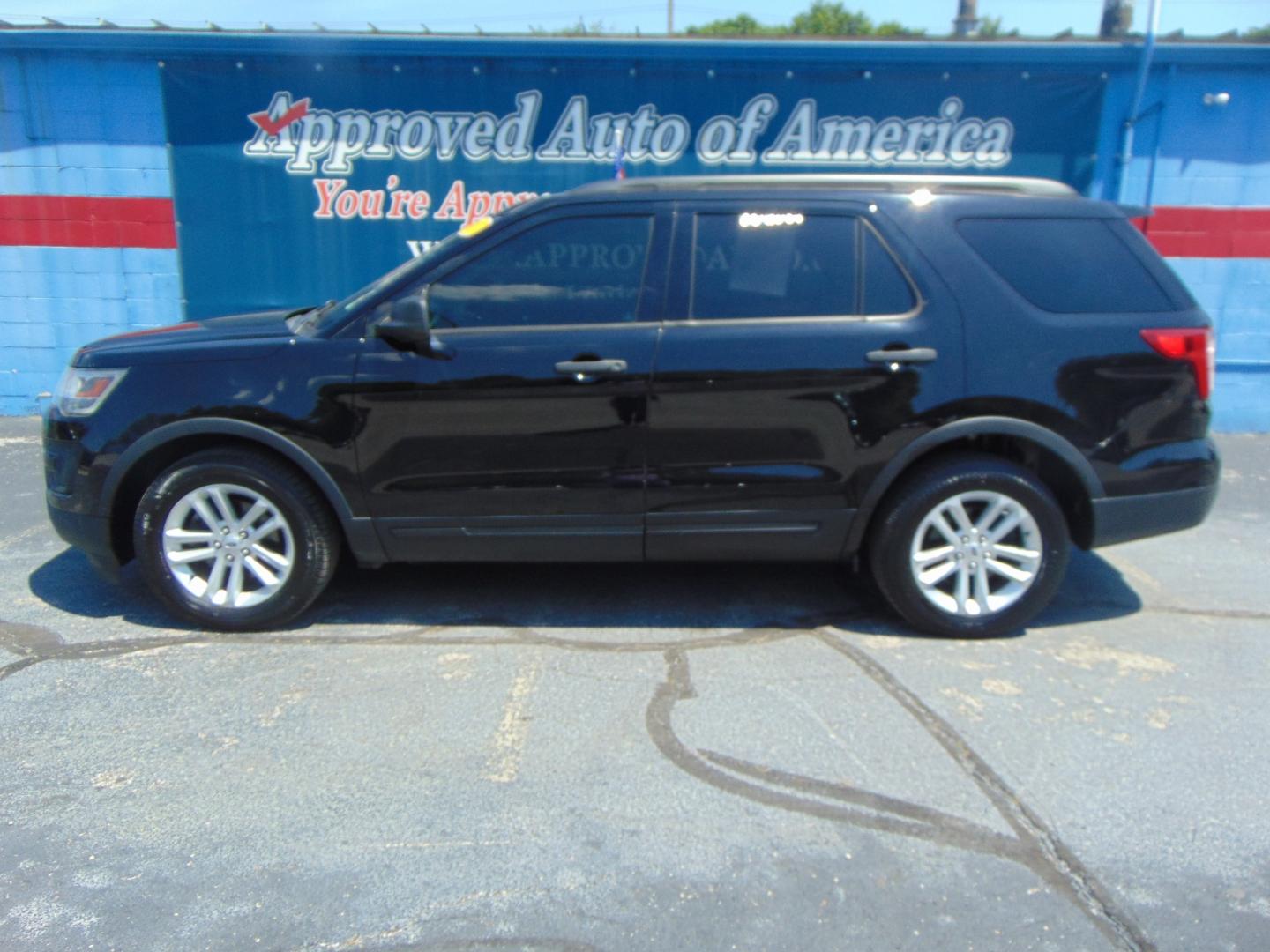 2017 Black Ford Explorer (1FM5K7B83HG) with an V6 3.5 Liter engine, Auto, 6-Spd SelectShift transmission, located at 2105 Dixie Hwy, Louisville, KY, 40210, (502) 772-3333, 38.220932, -85.795441 - We're Kentuckiana's Number 1 Buy Here Pay Here and 2nd chance finance dealership! Conveniently located in central Louisville, Kentucky and right across the Ohio river from Southern Indiana we strive to provide clean dependable used cars, trucks, vans and SUV’s with affordable down payments and pay - Photo#0