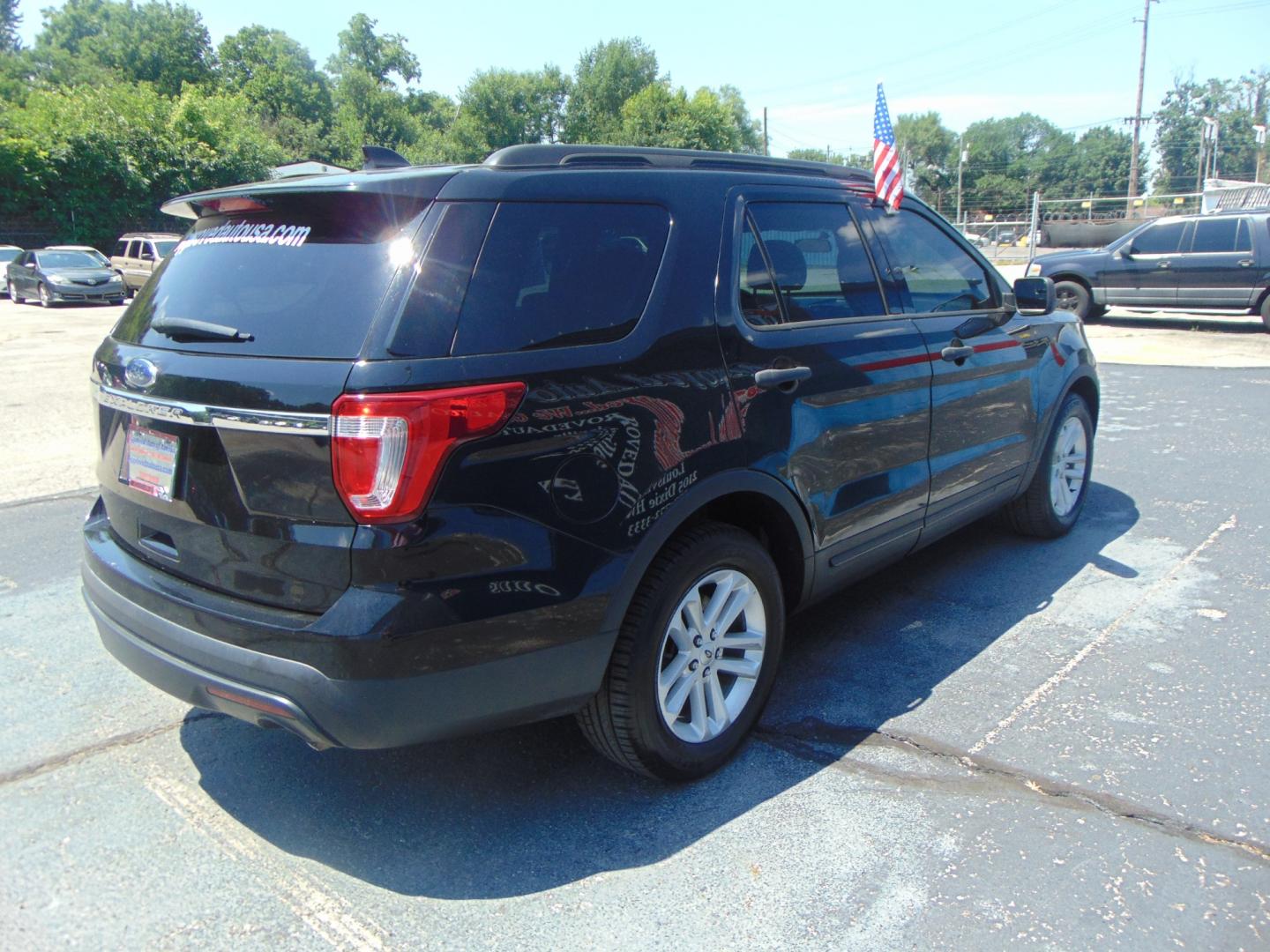 2017 Black Ford Explorer (1FM5K7B83HG) with an V6 3.5 Liter engine, Auto, 6-Spd SelectShift transmission, located at 2105 Dixie Hwy, Louisville, KY, 40210, (502) 772-3333, 38.220932, -85.795441 - We're Kentuckiana's Number 1 Buy Here Pay Here and 2nd chance finance dealership! Conveniently located in central Louisville, Kentucky and right across the Ohio river from Southern Indiana we strive to provide clean dependable used cars, trucks, vans and SUV’s with affordable down payments and pay - Photo#17