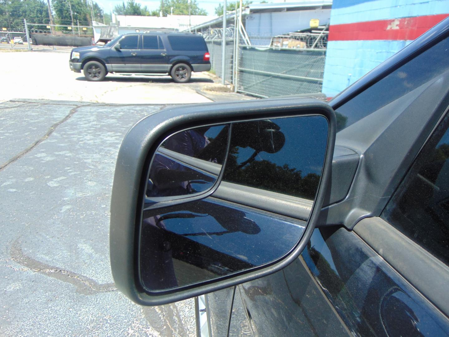 2017 Black Ford Explorer (1FM5K7B83HG) with an V6 3.5 Liter engine, Auto, 6-Spd SelectShift transmission, located at 2105 Dixie Hwy, Louisville, KY, 40210, (502) 772-3333, 38.220932, -85.795441 - We're Kentuckiana's Number 1 Buy Here Pay Here and 2nd chance finance dealership! Conveniently located in central Louisville, Kentucky and right across the Ohio river from Southern Indiana we strive to provide clean dependable used cars, trucks, vans and SUV’s with affordable down payments and pay - Photo#1