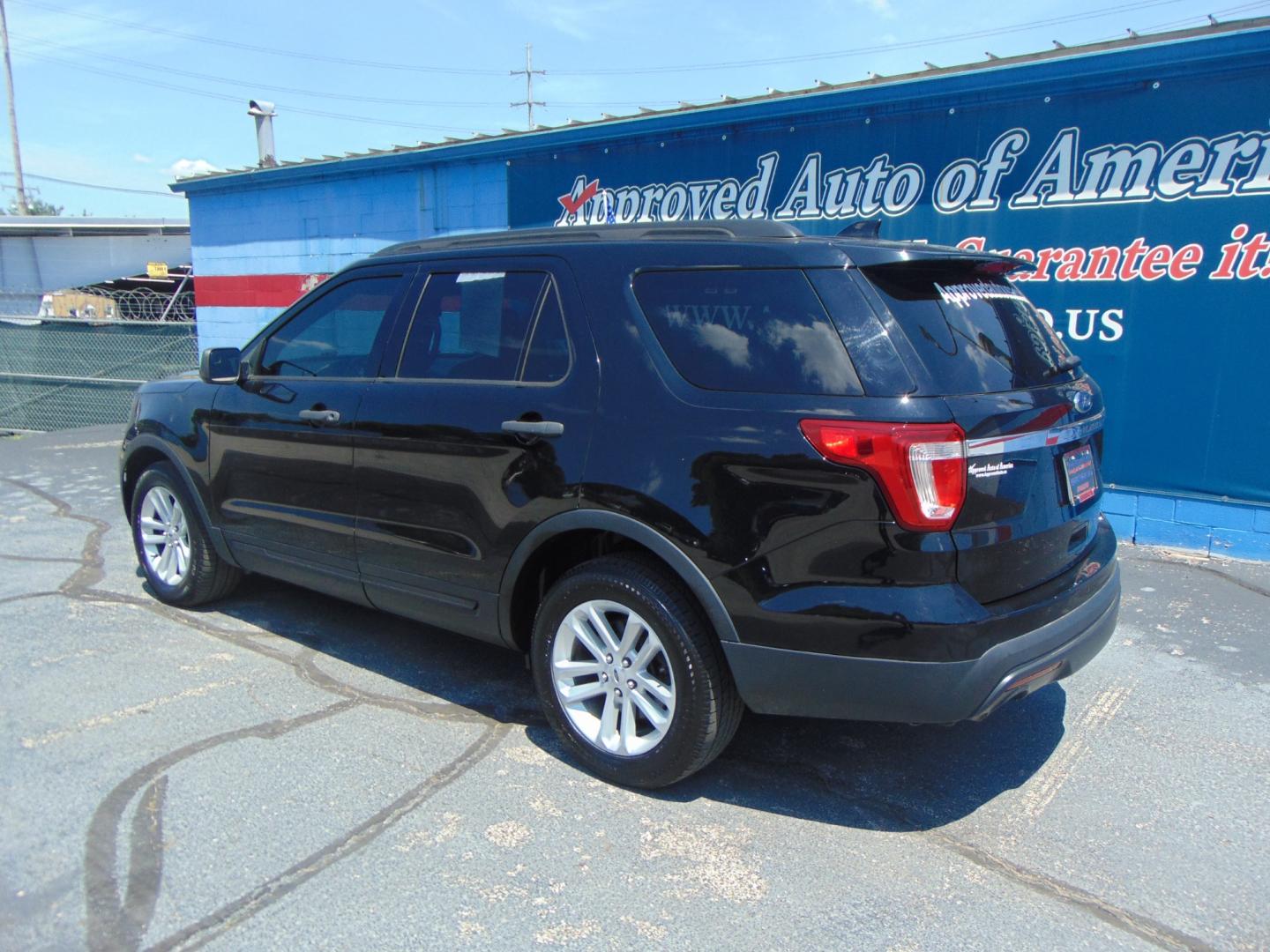 2017 Black Ford Explorer (1FM5K7B83HG) with an V6 3.5 Liter engine, Auto, 6-Spd SelectShift transmission, located at 2105 Dixie Hwy, Louisville, KY, 40210, (502) 772-3333, 38.220932, -85.795441 - We're Kentuckiana's Number 1 Buy Here Pay Here and 2nd chance finance dealership! Conveniently located in central Louisville, Kentucky and right across the Ohio river from Southern Indiana we strive to provide clean dependable used cars, trucks, vans and SUV’s with affordable down payments and pay - Photo#20