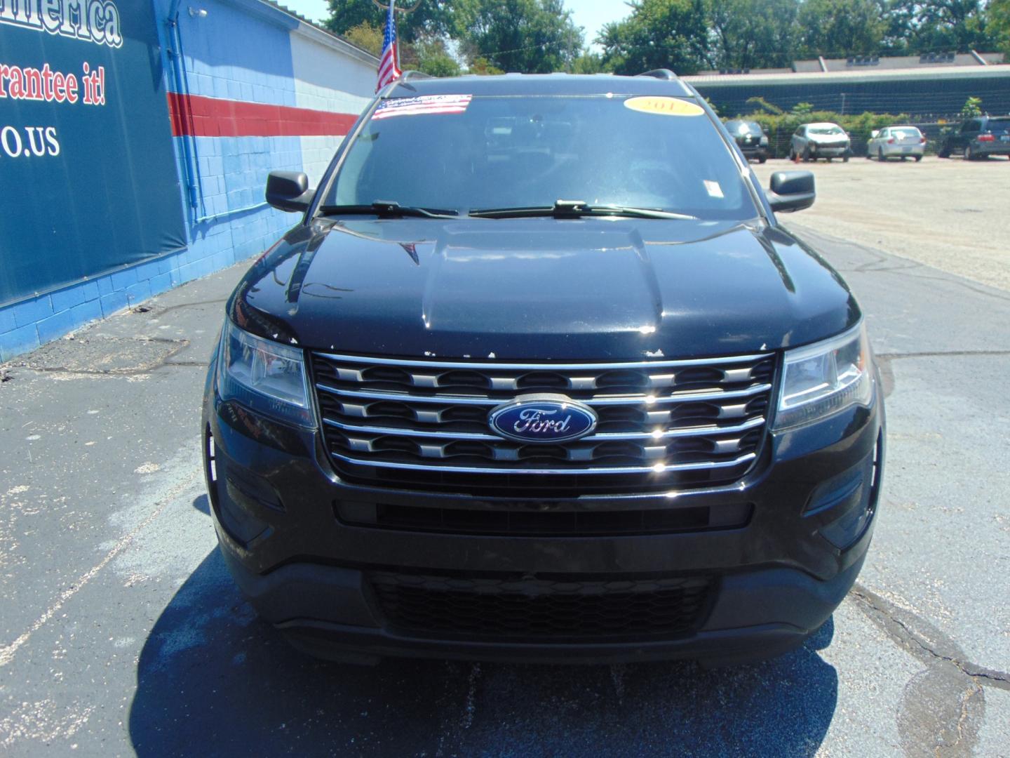 2017 Black Ford Explorer (1FM5K7B83HG) with an V6 3.5 Liter engine, Auto, 6-Spd SelectShift transmission, located at 2105 Dixie Hwy, Louisville, KY, 40210, (502) 772-3333, 38.220932, -85.795441 - We're Kentuckiana's Number 1 Buy Here Pay Here and 2nd chance finance dealership! Conveniently located in central Louisville, Kentucky and right across the Ohio river from Southern Indiana we strive to provide clean dependable used cars, trucks, vans and SUV’s with affordable down payments and pay - Photo#4