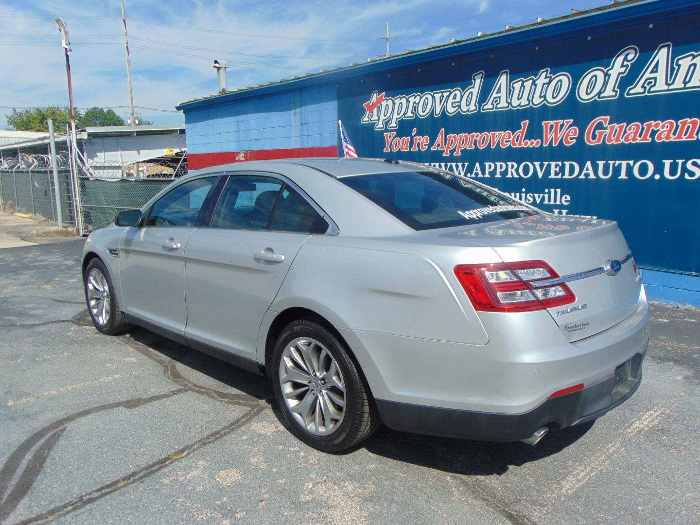 2013 Silver Ford Taurus (1FAHP2F8XDG) with an V6 3.5 Liter engine, Auto, 6-Spd w/SelShft transmission, located at 2105 Dixie Hwy, Louisville, KY, 40210, (502) 772-3333, 38.220932, -85.795441 - We're Kentuckiana's Number 1 Buy Here Pay Here and 2nd chance finance dealership! Conveniently located in central Louisville, Kentucky and right across the Ohio river from Southern Indiana we strive to provide clean dependable used cars, trucks, vans and SUV’s with affordable down payments and pay - Photo#21