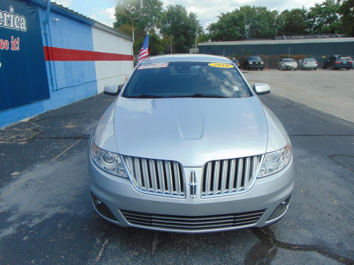 2010 Silver Lincoln MKS (1LNHL9DRXAG) with an V6 3.7 Liter engine, Automatic, 6-Spd w/SelectShift transmission, located at 2105 Dixie Hwy, Louisville, KY, 40210, (502) 772-3333, 38.220932, -85.795441 - We're Kentuckiana's Number 1 Buy Here Pay Here and 2nd chance finance dealership! Conveniently located in central Louisville, Kentucky and right across the Ohio river from Southern Indiana we strive to provide clean dependable used cars, trucks, vans and SUV’s with affordable down payments and pay - Photo#4