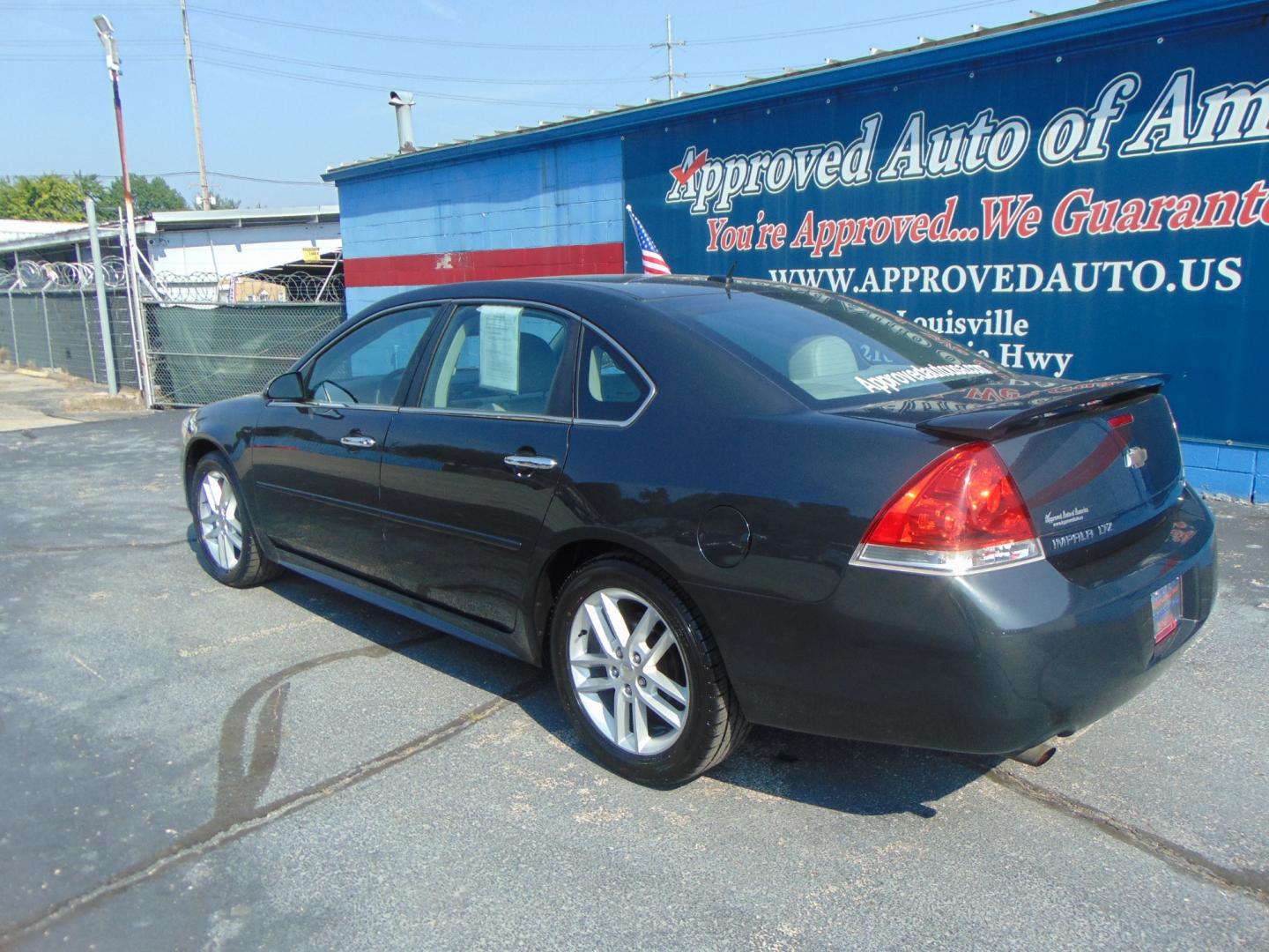 2015 Gray Chevrolet Impala Limited (2G1WC5E36F1) with an V6 3.6 Liter engine, Automatic, 6-Spd transmission, located at 2105 Dixie Hwy, Louisville, KY, 40210, (502) 772-3333, 38.220932, -85.795441 - We're Kentuckiana's Number 1 Buy Here Pay Here and 2nd chance finance dealership! Conveniently located in central Louisville, Kentucky and right across the Ohio river from Southern Indiana we strive to provide clean dependable used cars, trucks, vans and SUV’s with affordable down payments and pay - Photo#22