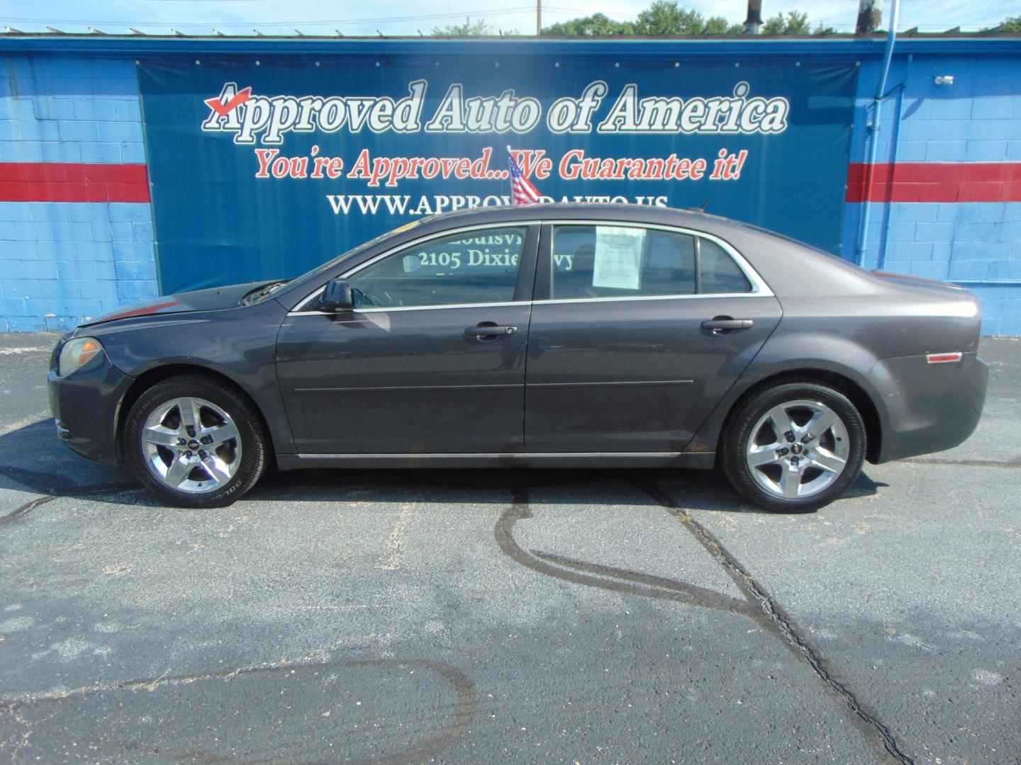 2010 Gray Chevrolet Malibu (1G1ZC5EBXA4) with an 4-Cyl 2.4 Liter engine, Auto, 6-Spd Overdrive and TAPshft transmission, located at 2105 Dixie Hwy, Louisville, KY, 40210, (502) 772-3333, 38.220932, -85.795441 - We're Kentuckiana's Number 1 Buy Here Pay Here and 2nd chance finance dealership! Conveniently located in central Louisville, Kentucky and right across the Ohio river from Southern Indiana we strive to provide clean dependable used cars, trucks, vans and SUV’s with affordable down payments and pay - Photo#0