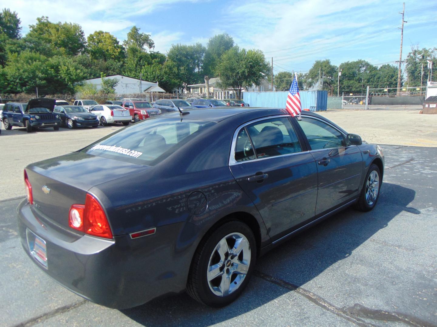 2010 Gray Chevrolet Malibu (1G1ZC5EBXA4) with an 4-Cyl 2.4 Liter engine, Auto, 6-Spd Overdrive and TAPshft transmission, located at 2105 Dixie Hwy, Louisville, KY, 40210, (502) 772-3333, 38.220932, -85.795441 - We're Kentuckiana's Number 1 Buy Here Pay Here and 2nd chance finance dealership! Conveniently located in central Louisville, Kentucky and right across the Ohio river from Southern Indiana we strive to provide clean dependable used cars, trucks, vans and SUV’s with affordable down payments and pay - Photo#16