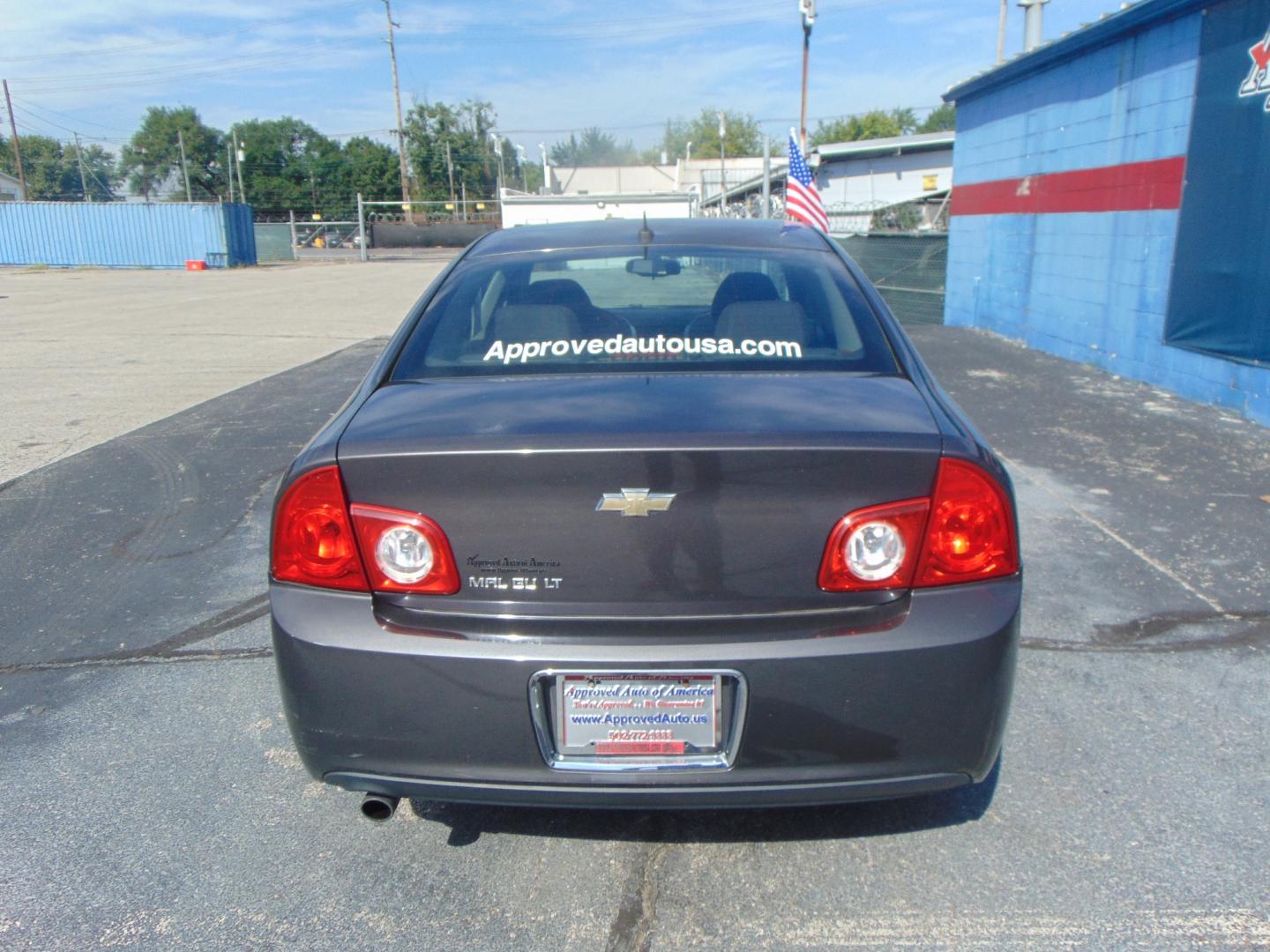 2010 Gray Chevrolet Malibu (1G1ZC5EBXA4) with an 4-Cyl 2.4 Liter engine, Auto, 6-Spd Overdrive and TAPshft transmission, located at 2105 Dixie Hwy, Louisville, KY, 40210, (502) 772-3333, 38.220932, -85.795441 - We're Kentuckiana's Number 1 Buy Here Pay Here and 2nd chance finance dealership! Conveniently located in central Louisville, Kentucky and right across the Ohio river from Southern Indiana we strive to provide clean dependable used cars, trucks, vans and SUV’s with affordable down payments and pay - Photo#17