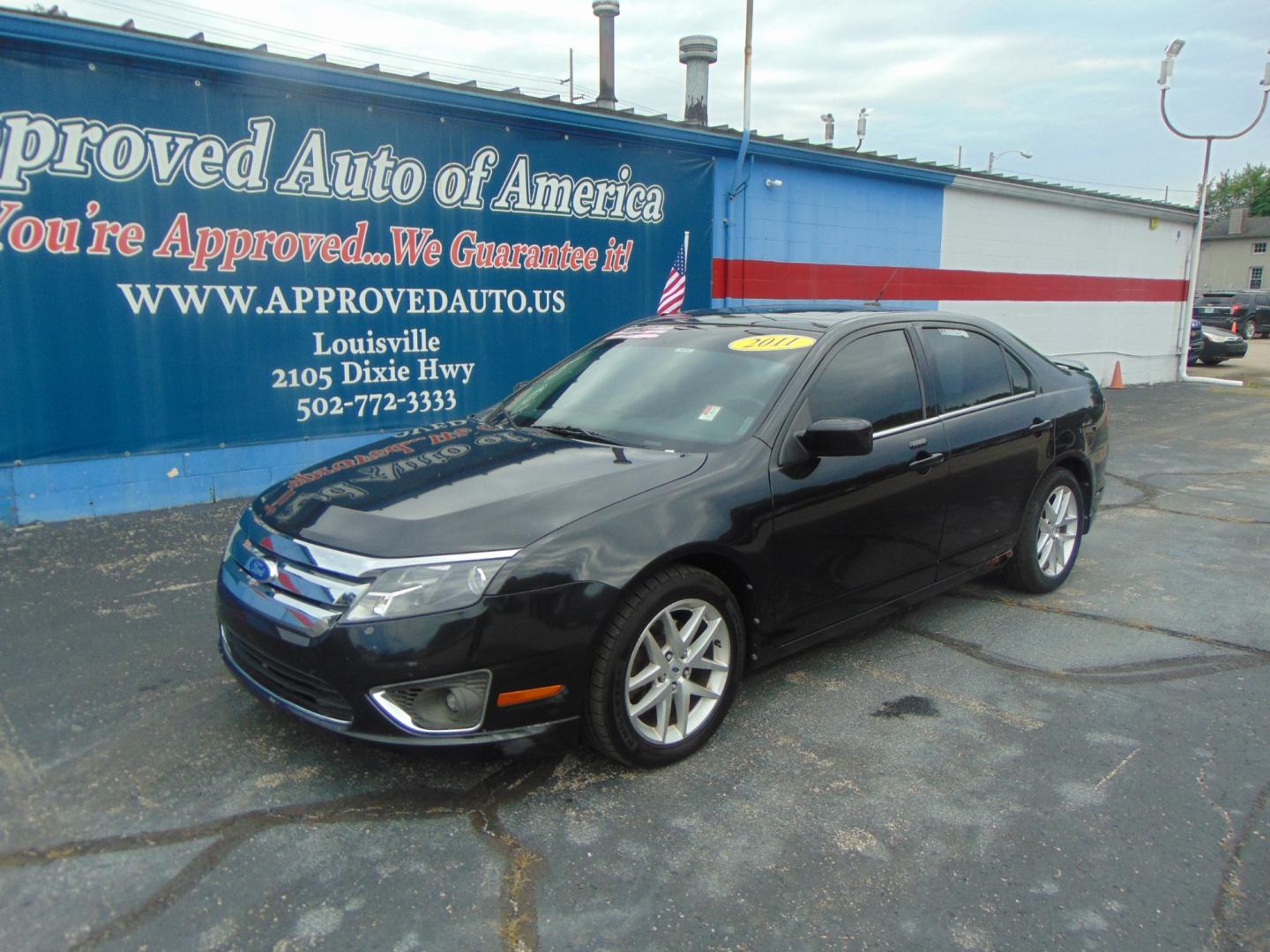 2011 Ford Fusion (3FAHP0JA1BR) , located at 2105 Dixie Hwy, Louisville, KY, 40210, (502) 772-3333, 38.220932, -85.795441 - Photo#0