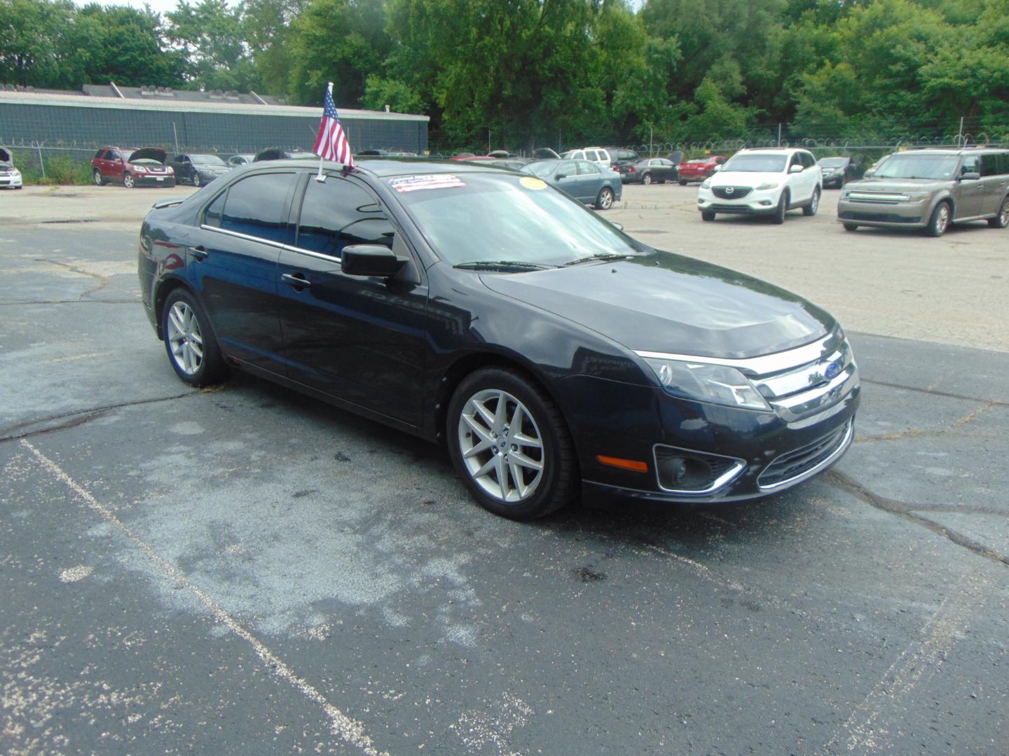 2011 Ford Fusion (3FAHP0JA1BR) , located at 2105 Dixie Hwy, Louisville, KY, 40210, (502) 772-3333, 38.220932, -85.795441 - Photo#3