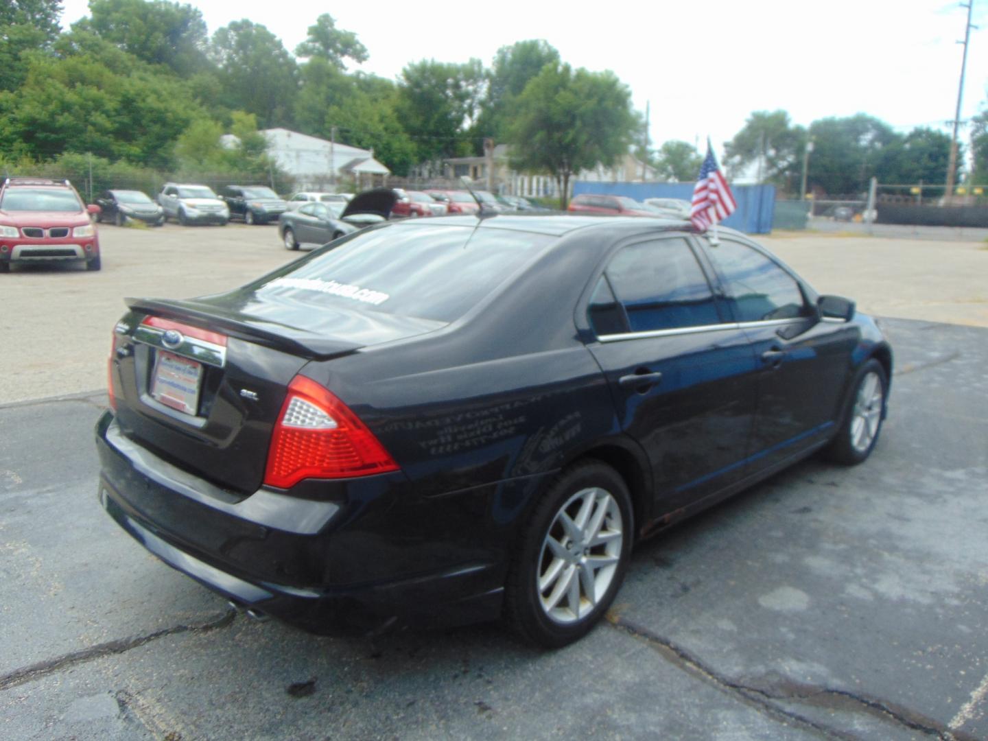 2011 Ford Fusion (3FAHP0JA1BR) , located at 2105 Dixie Hwy, Louisville, KY, 40210, (502) 772-3333, 38.220932, -85.795441 - Photo#6