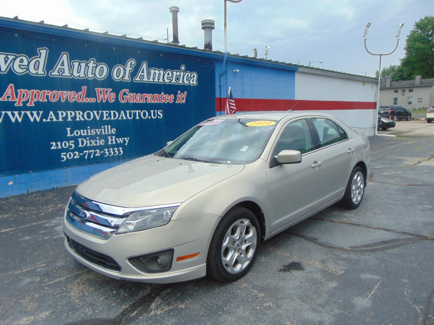 2010 Ford Fusion (3FAHP0HA3AR) , located at 2105 Dixie Hwy, Louisville, KY, 40210, (502) 772-3333, 38.220932, -85.795441 - Photo#1