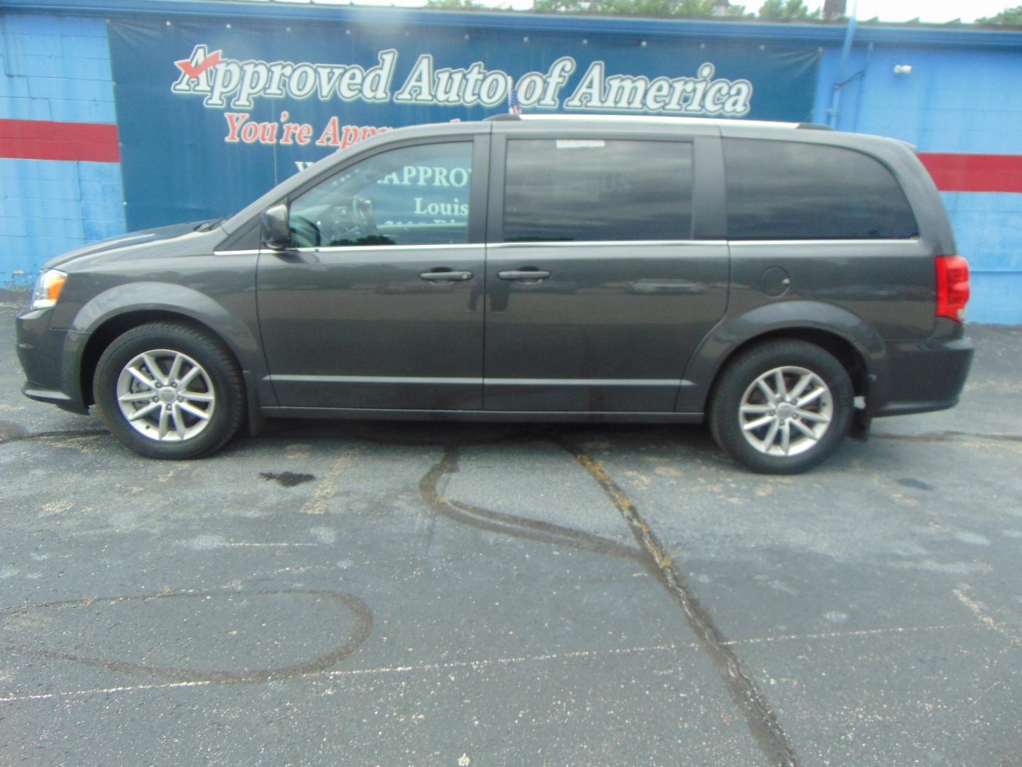 2019 Dodge Grand Caravan (2C4RDGCG8KR) , located at 2105 Dixie Hwy, Louisville, KY, 40210, (502) 772-3333, 38.220932, -85.795441 - Photo#0