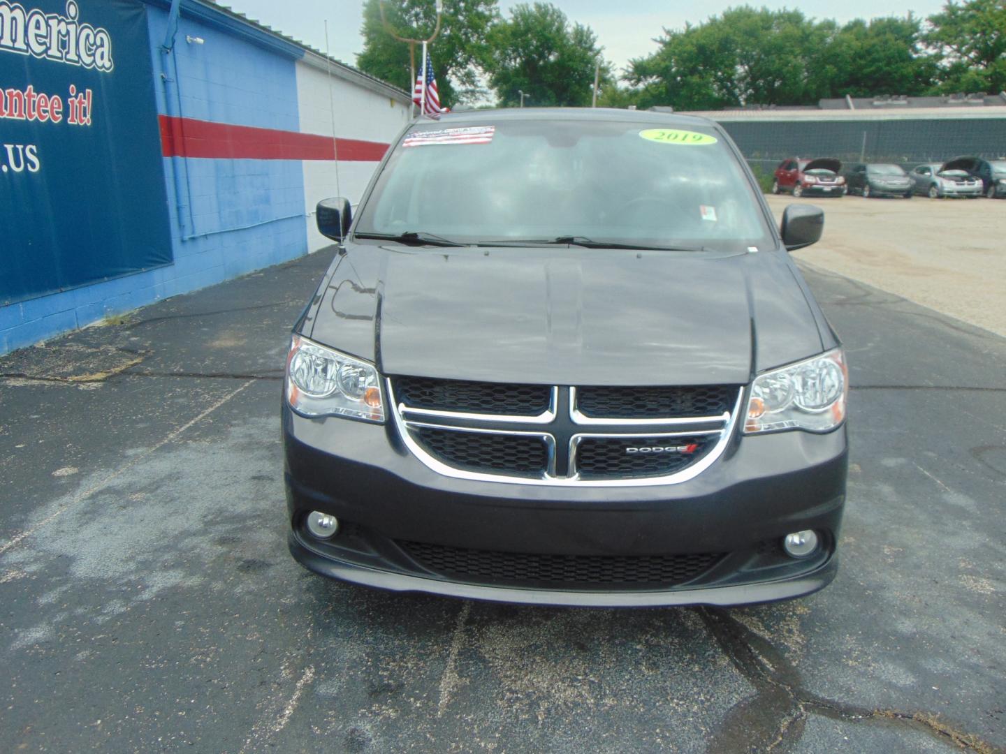 2019 Dodge Grand Caravan (2C4RDGCG8KR) , located at 2105 Dixie Hwy, Louisville, KY, 40210, (502) 772-3333, 38.220932, -85.795441 - Photo#2