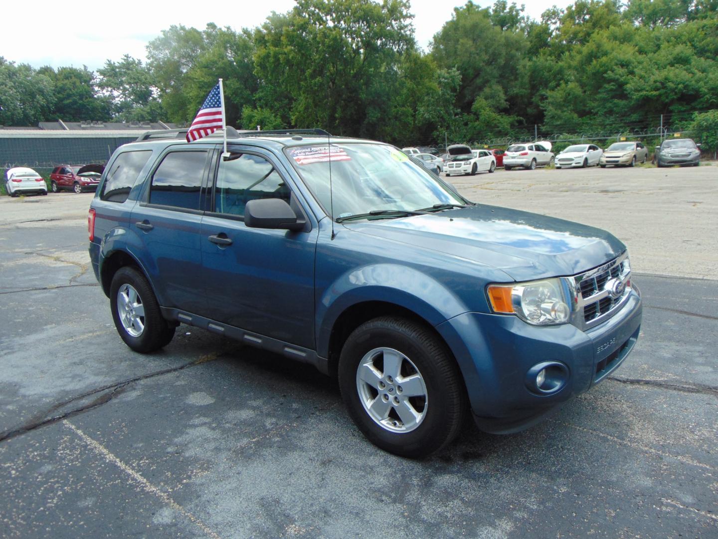 2010 Ford Escape (1FMCU0DG4AK) , located at 2105 Dixie Hwy, Louisville, KY, 40210, (502) 772-3333, 38.220932, -85.795441 - Photo#3