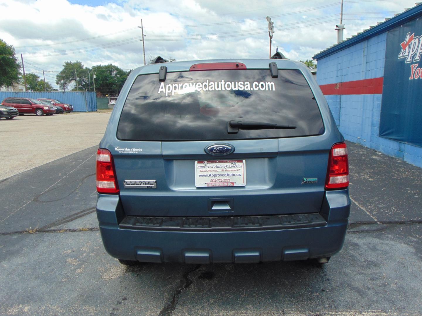 2010 Ford Escape (1FMCU0DG4AK) , located at 2105 Dixie Hwy, Louisville, KY, 40210, (502) 772-3333, 38.220932, -85.795441 - Photo#5