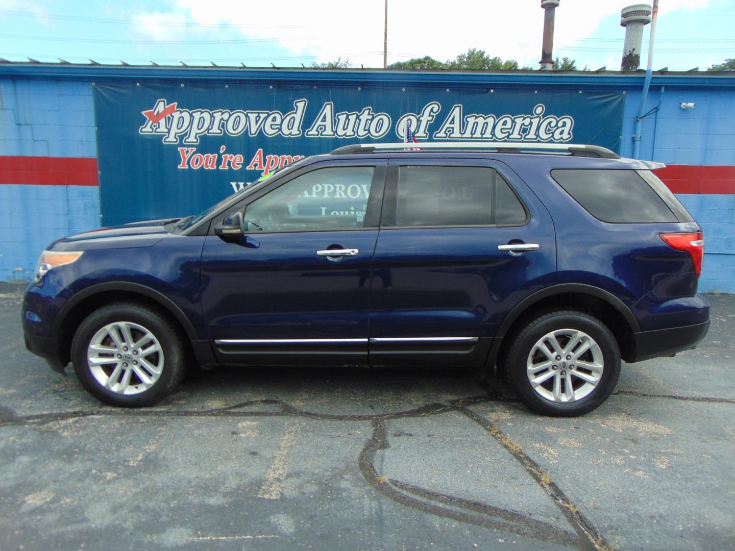 2011 Ford Explorer (1FMHK8D80BG) , located at 2105 Dixie Hwy, Louisville, KY, 40210, (502) 772-3333, 38.220932, -85.795441 - Photo#0