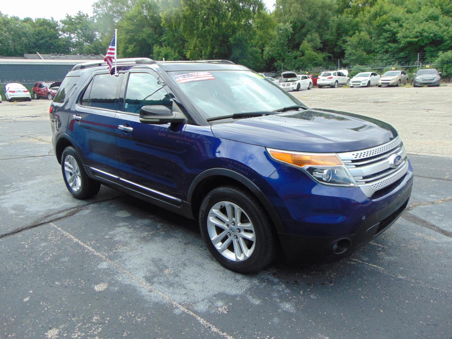 2011 Ford Explorer (1FMHK8D80BG) , located at 2105 Dixie Hwy, Louisville, KY, 40210, (502) 772-3333, 38.220932, -85.795441 - Photo#3