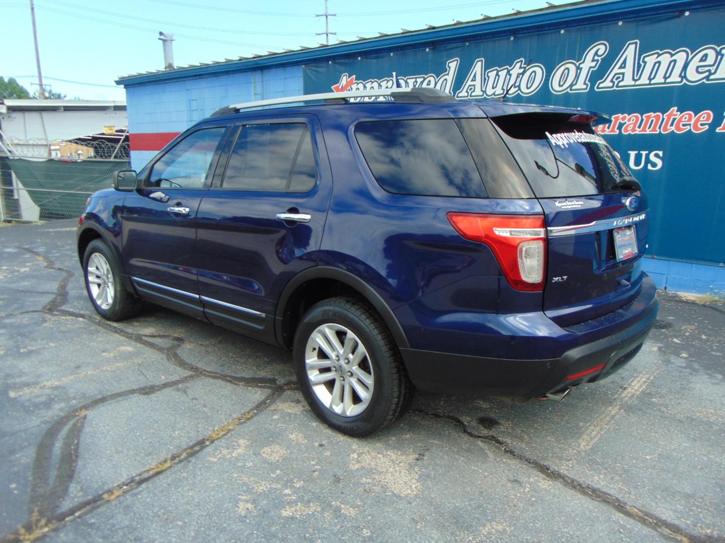 2011 Ford Explorer (1FMHK8D80BG) , located at 2105 Dixie Hwy, Louisville, KY, 40210, (502) 772-3333, 38.220932, -85.795441 - Photo#6