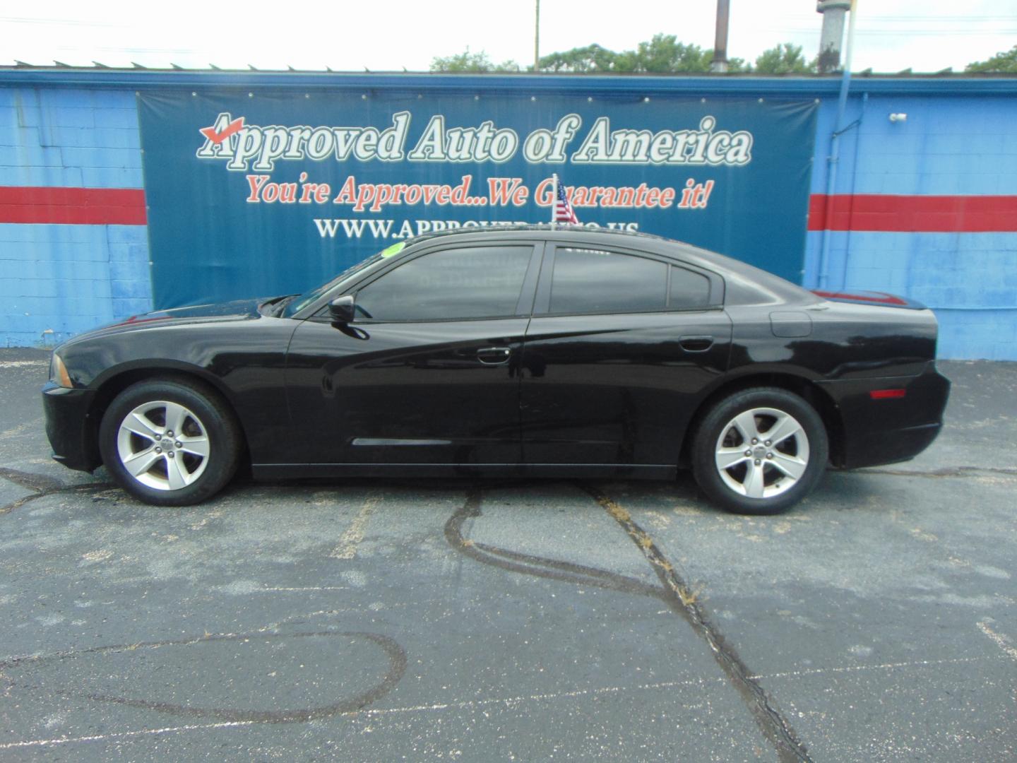 2013 Dodge Charger (2C3CDXBG7DH) , located at 2105 Dixie Hwy, Louisville, KY, 40210, (502) 772-3333, 38.220932, -85.795441 - Photo#0