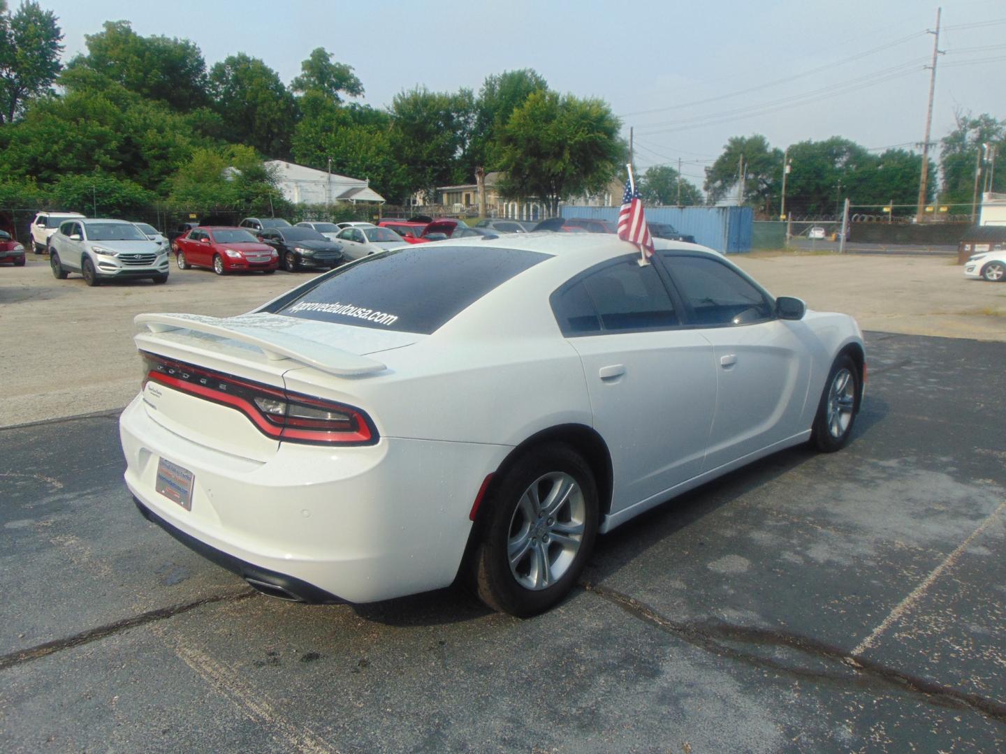 2015 Dodge Charger (2C3CDXBG3FH) , located at 2105 Dixie Hwy, Louisville, KY, 40210, (502) 772-3333, 38.220932, -85.795441 - Photo#3