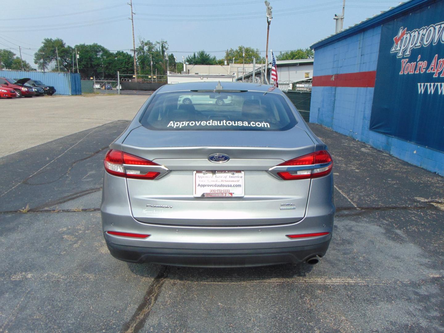 2020 Ford Fusion (3FA6P0CD4LR) , located at 2105 Dixie Hwy, Louisville, KY, 40210, (502) 772-3333, 38.220932, -85.795441 - Photo#4