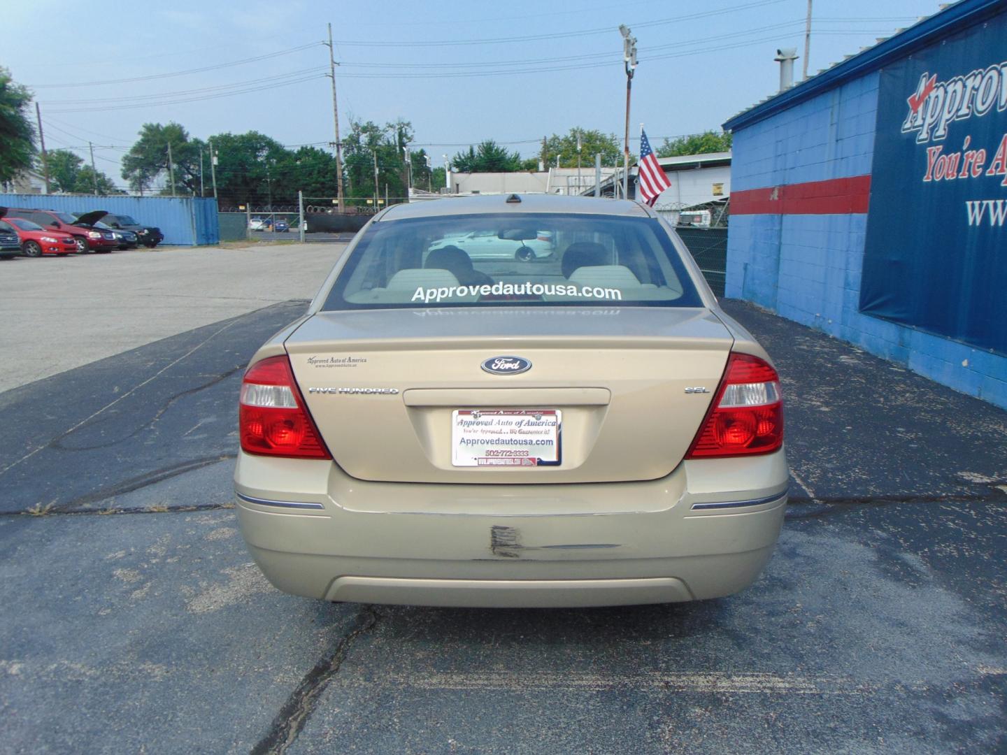 2007 Ford Five Hundred (1FAHP24127G) , located at 2105 Dixie Hwy, Louisville, KY, 40210, (502) 772-3333, 38.220932, -85.795441 - Photo#5