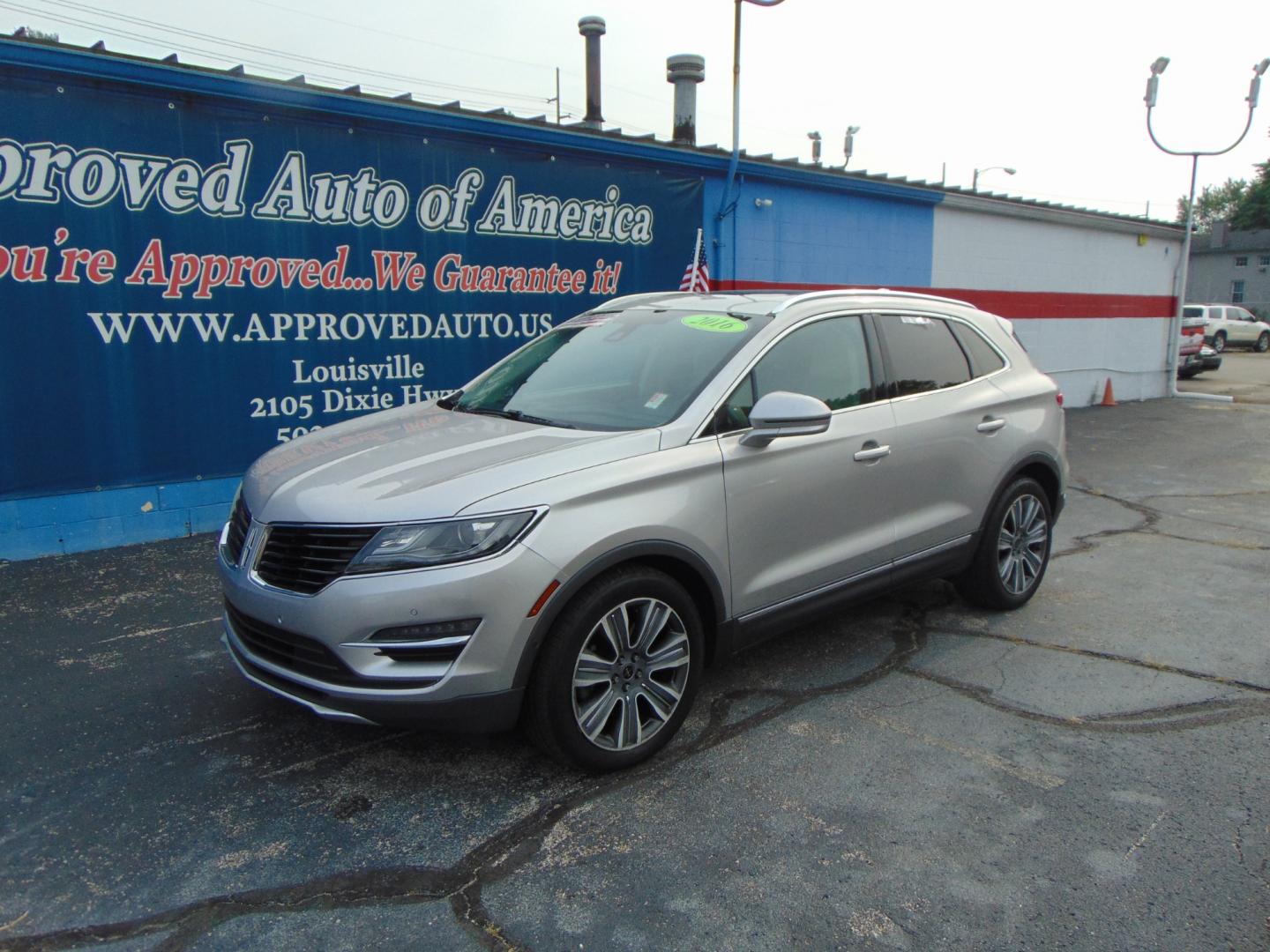 2016 Lincoln MKC (5LMCJ4D95GU) , located at 2105 Dixie Hwy, Louisville, KY, 40210, (502) 772-3333, 38.220932, -85.795441 - Photo#1