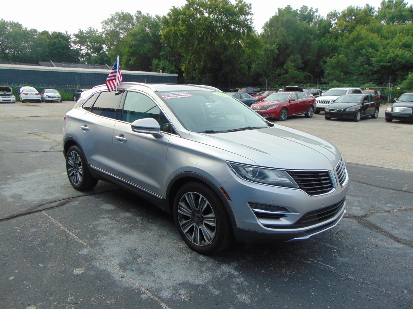 2016 Lincoln MKC (5LMCJ4D95GU) , located at 2105 Dixie Hwy, Louisville, KY, 40210, (502) 772-3333, 38.220932, -85.795441 - Photo#3