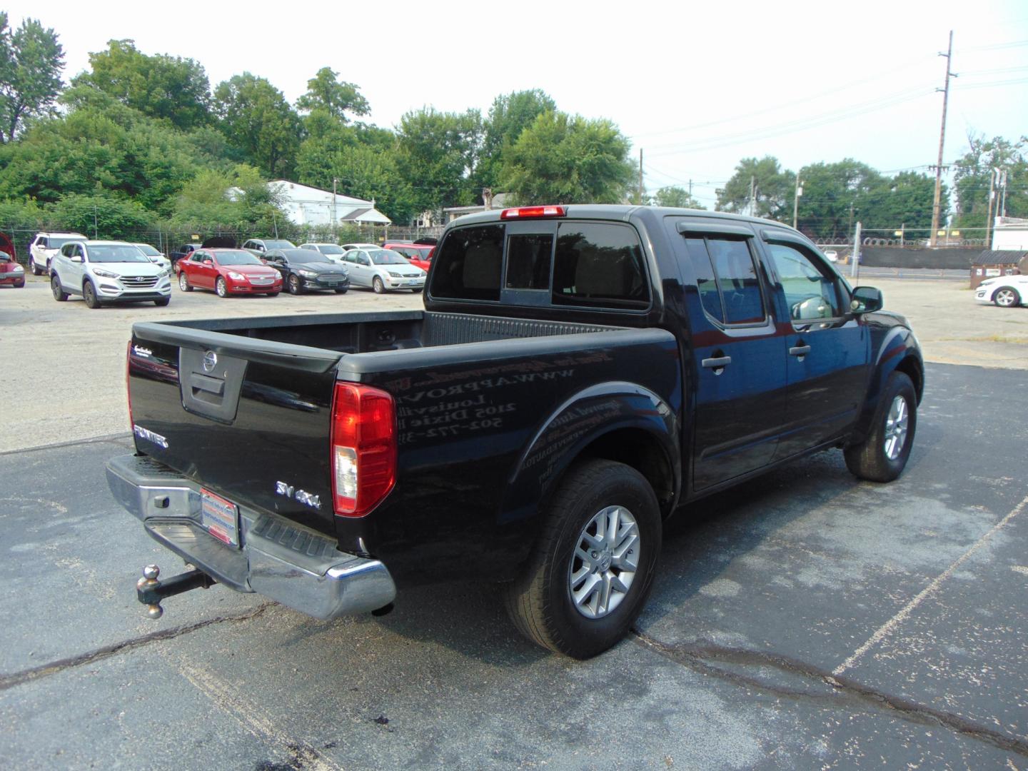 2016 Nissan Frontier (1N6AD0EV0GN) , located at 2105 Dixie Hwy, Louisville, KY, 40210, (502) 772-3333, 38.220932, -85.795441 - Photo#3