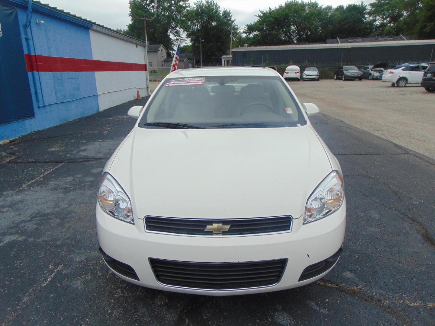 2007 Chevrolet Impala LT3 3.9L (2G1WC58R379) with an 3.9L V6 SOHC 12V engine, 4-Speed Automatic Overdrive transmission, located at 2105 Dixie Hwy, Louisville, KY, 40210, (502) 772-3333, 38.220932, -85.795441 - Photo#2