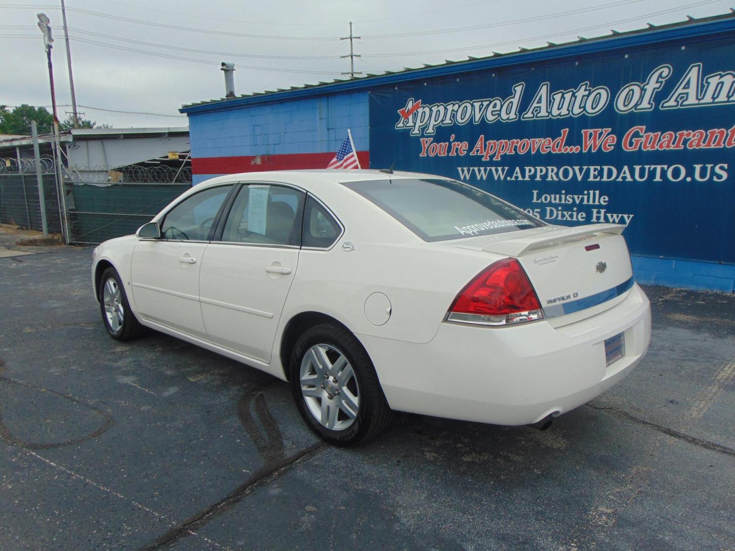 2007 Chevrolet Impala LT3 3.9L (2G1WC58R379) with an 3.9L V6 SOHC 12V engine, 4-Speed Automatic Overdrive transmission, located at 2105 Dixie Hwy, Louisville, KY, 40210, (502) 772-3333, 38.220932, -85.795441 - Photo#6