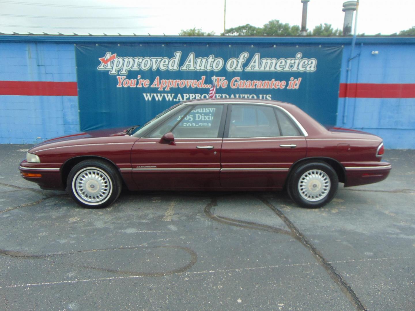 1998 Buick LeSabre Limited (1G4HR52K0WH) with an 3.8L V6 OHV 12V engine, 4-Speed Automatic Overdrive transmission, located at 2105 Dixie Hwy, Louisville, KY, 40210, (502) 772-3333, 38.220932, -85.795441 - Photo#1