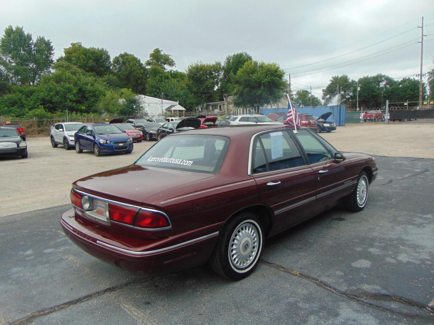 1998 Buick LeSabre Limited (1G4HR52K0WH) with an 3.8L V6 OHV 12V engine, 4-Speed Automatic Overdrive transmission, located at 2105 Dixie Hwy, Louisville, KY, 40210, (502) 772-3333, 38.220932, -85.795441 - Photo#4