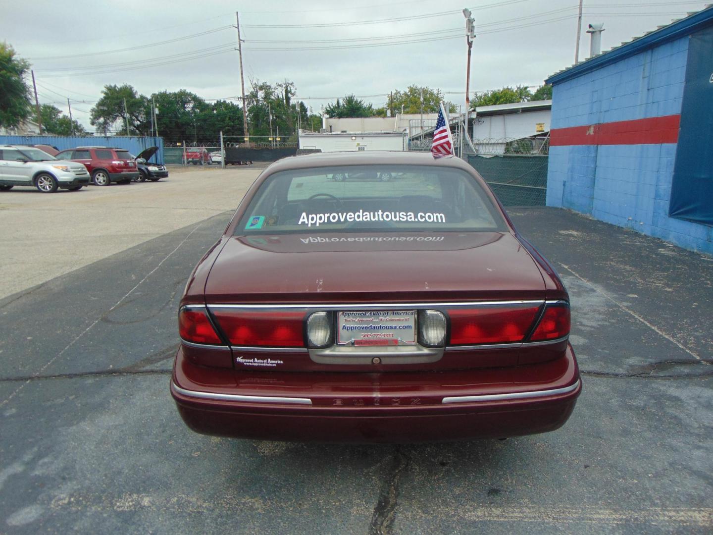 1998 Buick LeSabre Limited (1G4HR52K0WH) with an 3.8L V6 OHV 12V engine, 4-Speed Automatic Overdrive transmission, located at 2105 Dixie Hwy, Louisville, KY, 40210, (502) 772-3333, 38.220932, -85.795441 - Photo#5