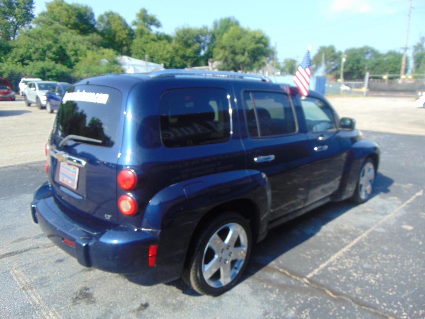 2007 Chevrolet HHR LT1 (3GNDA23P77S) with an 2.4L L4 DOHC 16V engine, 6-Speed Automatic Overdrive transmission, located at 2105 Dixie Hwy, Louisville, KY, 40210, (502) 772-3333, 38.220932, -85.795441 - Photo#4