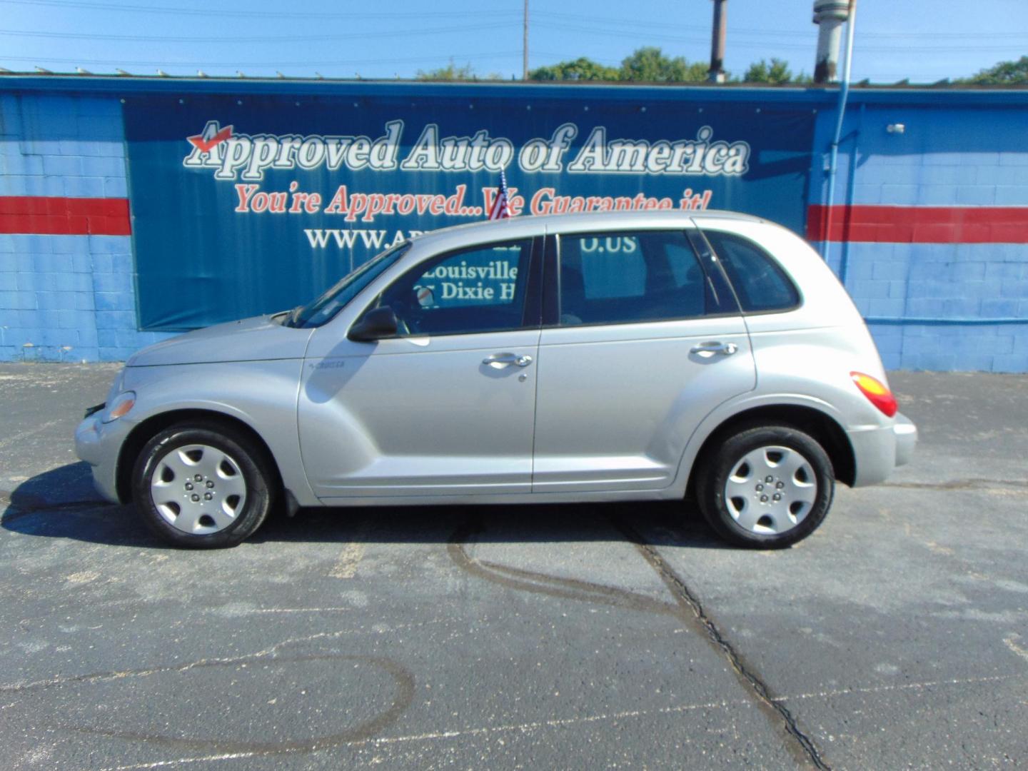 2005 Chrysler PT Cruiser Base (3C4FY48B55T) with an 2.4L L4 DOHC 16V engine, located at 2105 Dixie Hwy, Louisville, KY, 40210, (502) 772-3333, 38.220932, -85.795441 - Photo#0